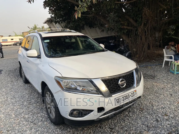 nissan-pathfinder-2014-white-big-0