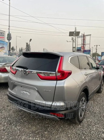 honda-cr-v-lx-awd-2019-gray-big-1