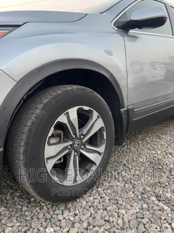 honda-cr-v-lx-awd-2019-gray-big-4