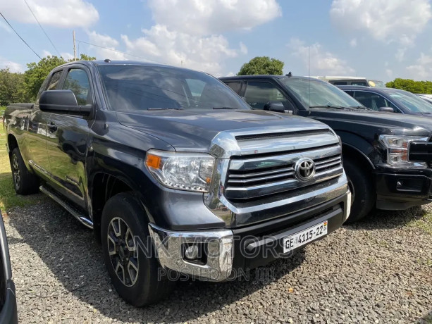 toyota-tundra-2016-gray-big-3