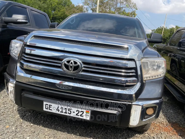 toyota-tundra-2016-gray-big-2