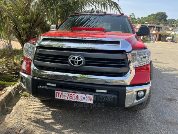 toyota-tundra-2015-red-big-0