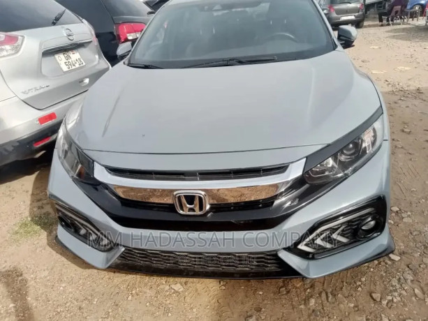 honda-civic-2021-gray-big-0