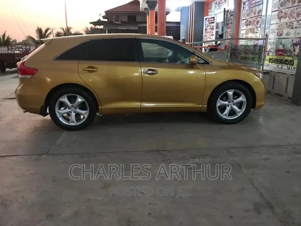 toyota-venza-v6-2009-gold-big-3