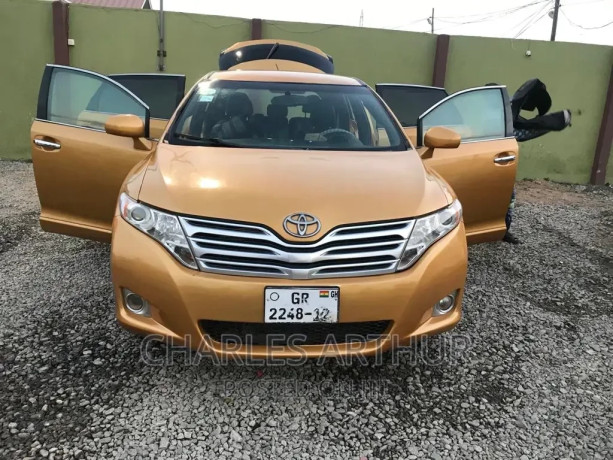 toyota-venza-v6-2009-gold-big-0