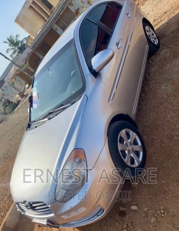 hyundai-accent-gls-automatic-2010-silver-big-1