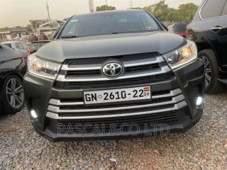 Toyota Highlander LE 4x2 V6 (3.5L 6cyl 8A) 2018 Green