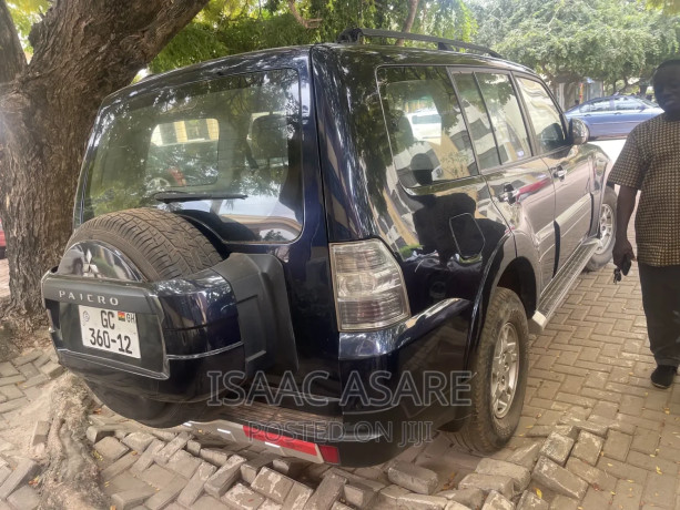 mitsubishi-pajero-32-di-dc-gls-2012-blue-big-2