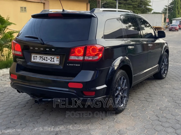 dodge-journey-2014-black-big-4