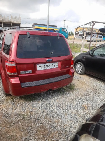 ford-escape-2010-red-big-3