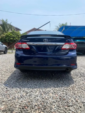 toyota-corolla-2012-blue-big-0