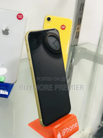 apple-iphone-xr-64-gb-yellow-big-0