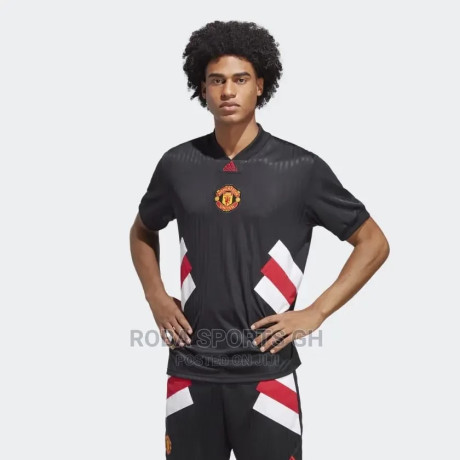 manchester-united-icon-jersey-big-2