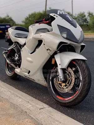 honda-cbr-2001-white-big-3