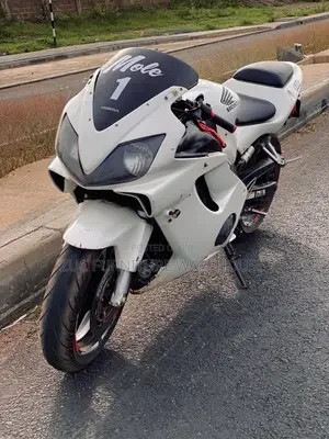 honda-cbr-2001-white-big-2