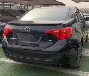 toyota-corolla-se-18l-4cyl-2a-2018-black-big-2