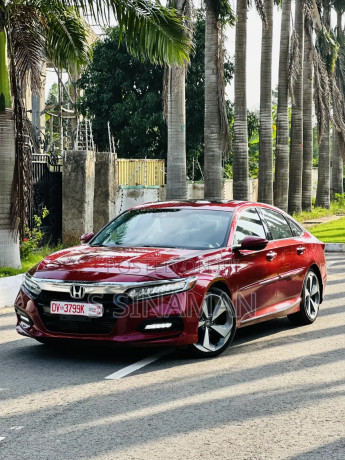 honda-accord-2019-red-big-0