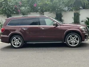 mercedes-benz-gl-class-2015-brown-big-3