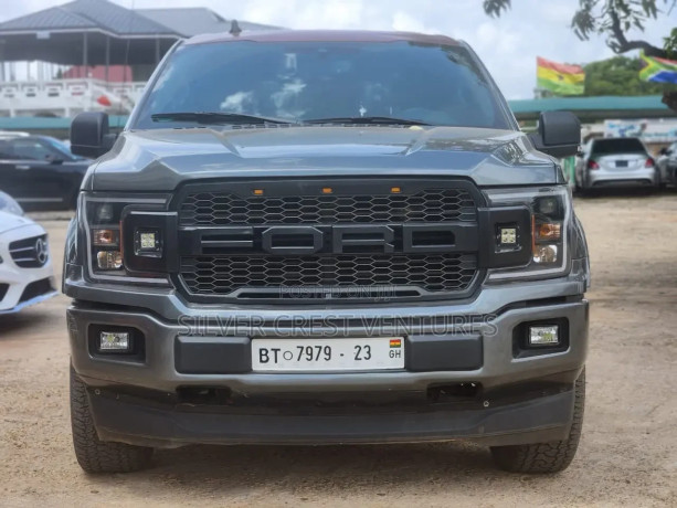 ford-f-150-2019-gray-big-0