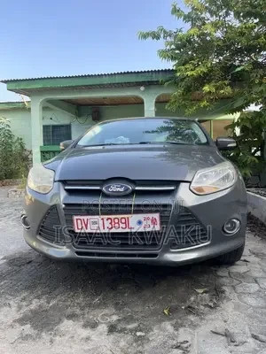 ford-focus-2014-gray-big-1