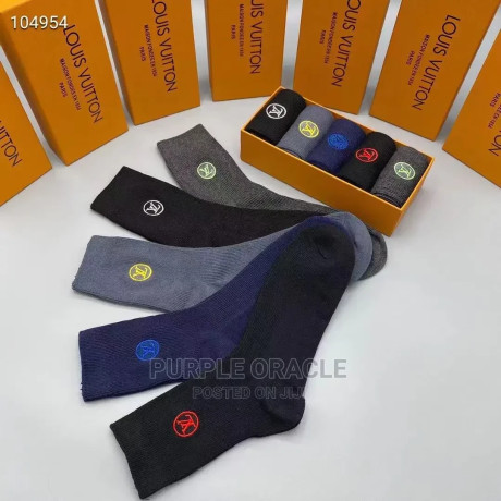 quality-comfy-louis-vuitton-socks-for-the-gents-big-2