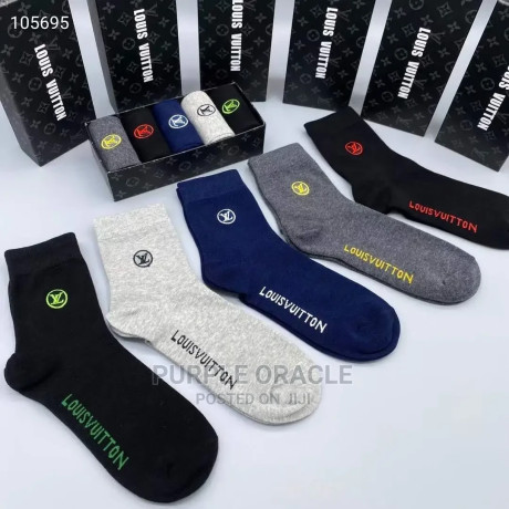 quality-comfy-louis-vuitton-socks-for-the-gents-big-0