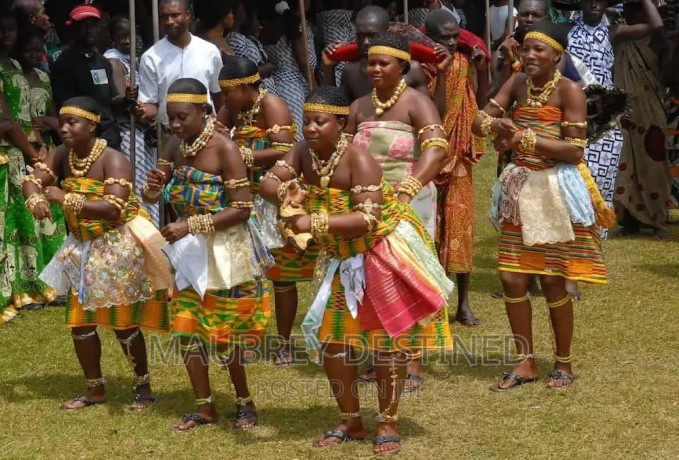 prince-maubrey-airport-welcoming-royal-dancer-casting-call-big-0