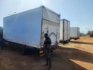 cargo-trucks-for-rent-20-ft-big-2