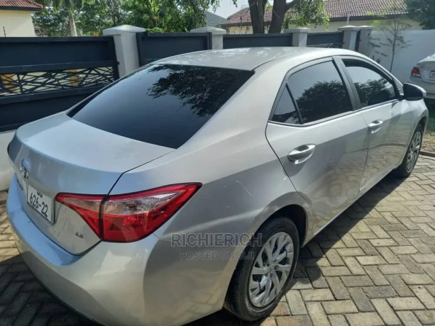 toyota-corolla-for-rent-big-2