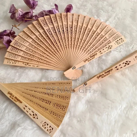 100pcs-personalized-wooden-hand-fans-big-0