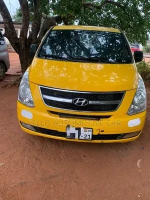 rent-chauffeured-mini-van-hyundai-h1-12-seater-big-2