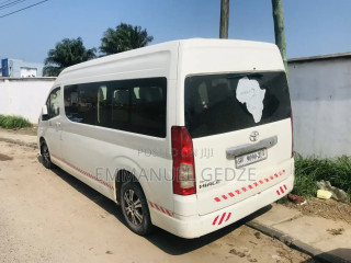 Toyota Hiace - 15 Seater Bus