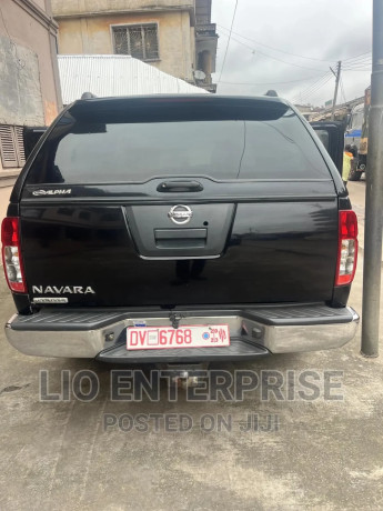 nissan-navara-2008-black-big-1