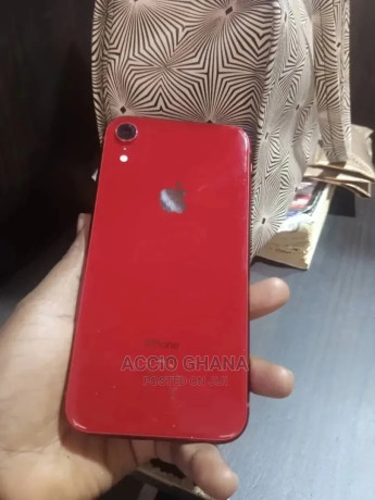 new-apple-iphone-xr-64-gb-red-big-0