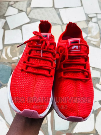 original-red-classic-sneakers-brand-new-big-0