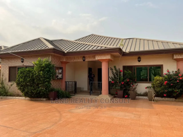 4bdrm-house-in-police-station-for-sale-big-0