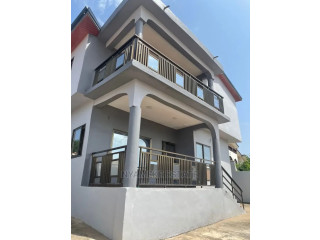 5bdrm House in Nyameke Estate, MacCharty Hills for Sale
