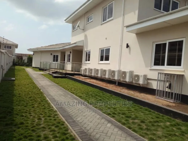 5bdrm-house-in-at-airport-hills-for-for-sale-big-4