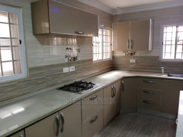 4bdrm-house-in-north-legon-for-rent-big-2