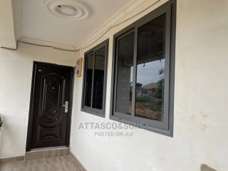 1bdrm Room & Parlour in Amasaman 3 Junction, Pokuase for rent