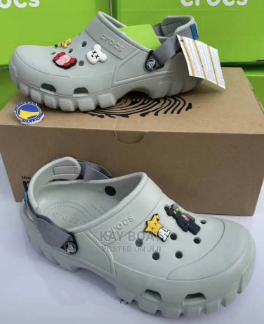 vietnam-made-crocs-big-1