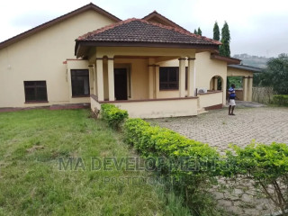 4bdrm House in Ma Developments, Pokuase for rent