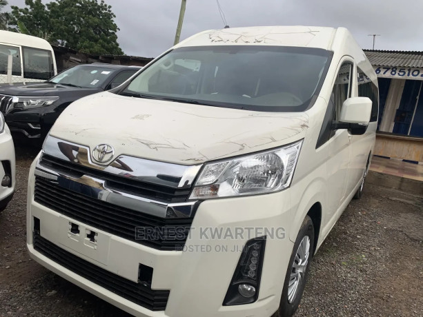 new-toyota-hiace-2021-white-big-1