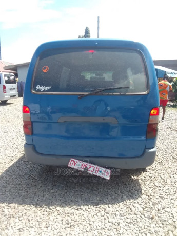 toyota-hiace-2005-blue-big-1