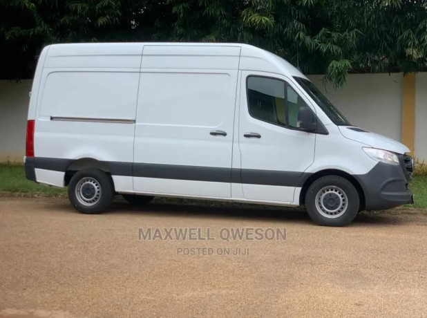 new-mercedes-benz-sprinter-2019-white-big-2