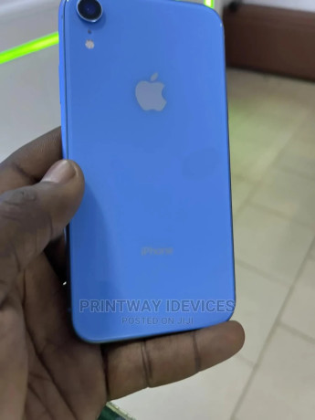 apple-iphone-xr-64-gb-blue-big-0