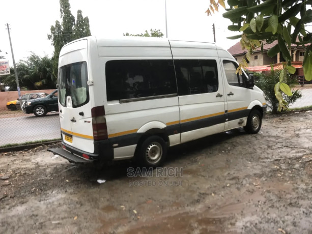 mercedes-benz-sprinter-2009-white-big-3