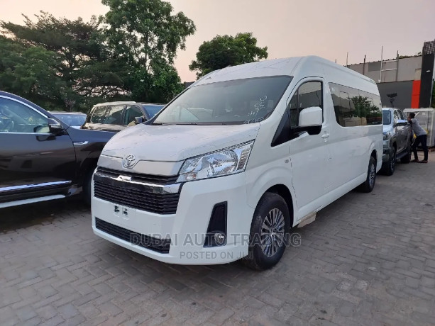 new-toyota-hiace-2022-white-big-0