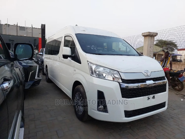 new-toyota-hiace-2022-white-big-1