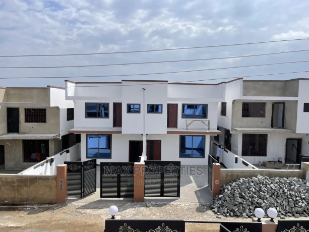 3bdrm-house-in-ashomang-estate-for-sale-big-0